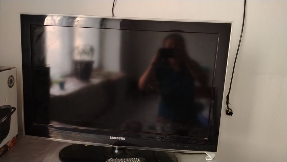 Tilivizor sotiladi 32 lik Samsung