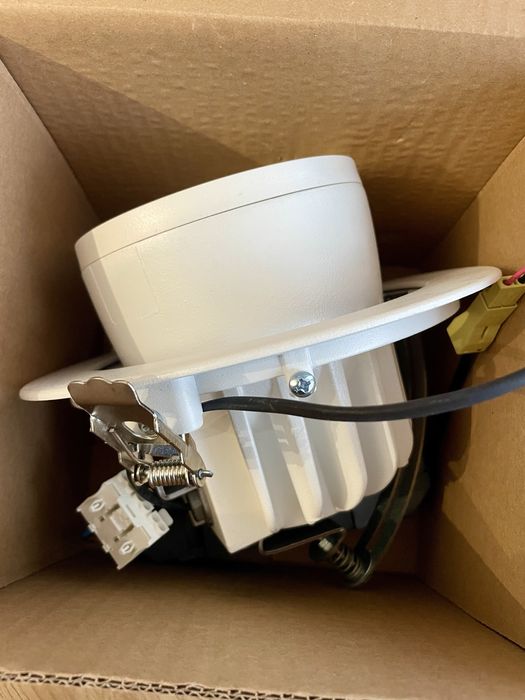 Spoturi led  si proiectoare profesionale Ledova