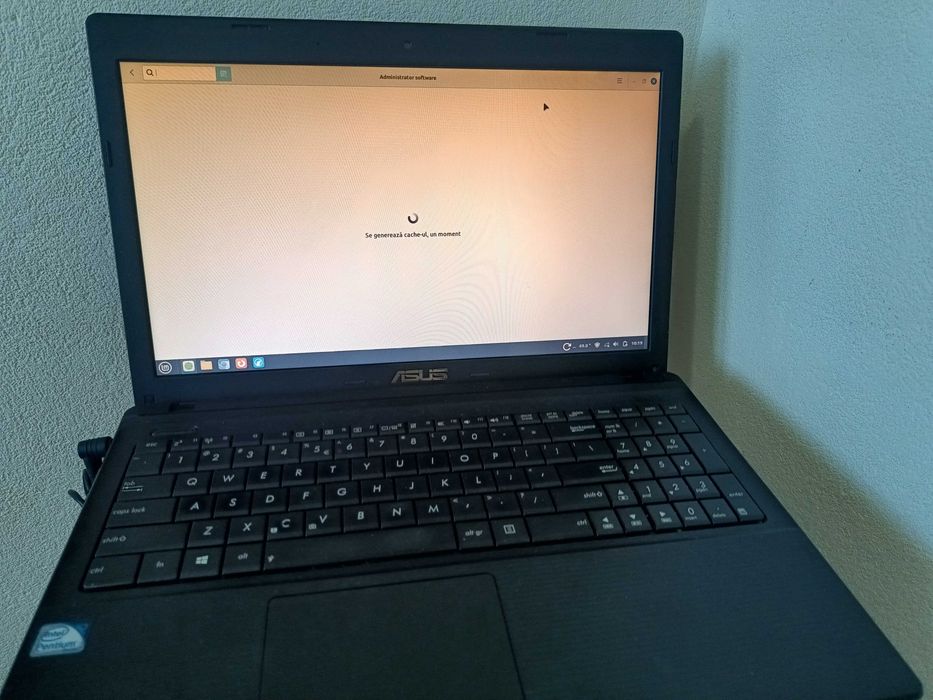 Laptop  Asus X55A -SX174D