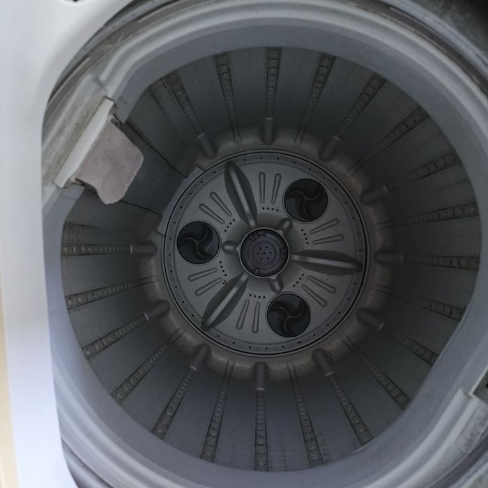 Kir yuvish mashinasi LG pol