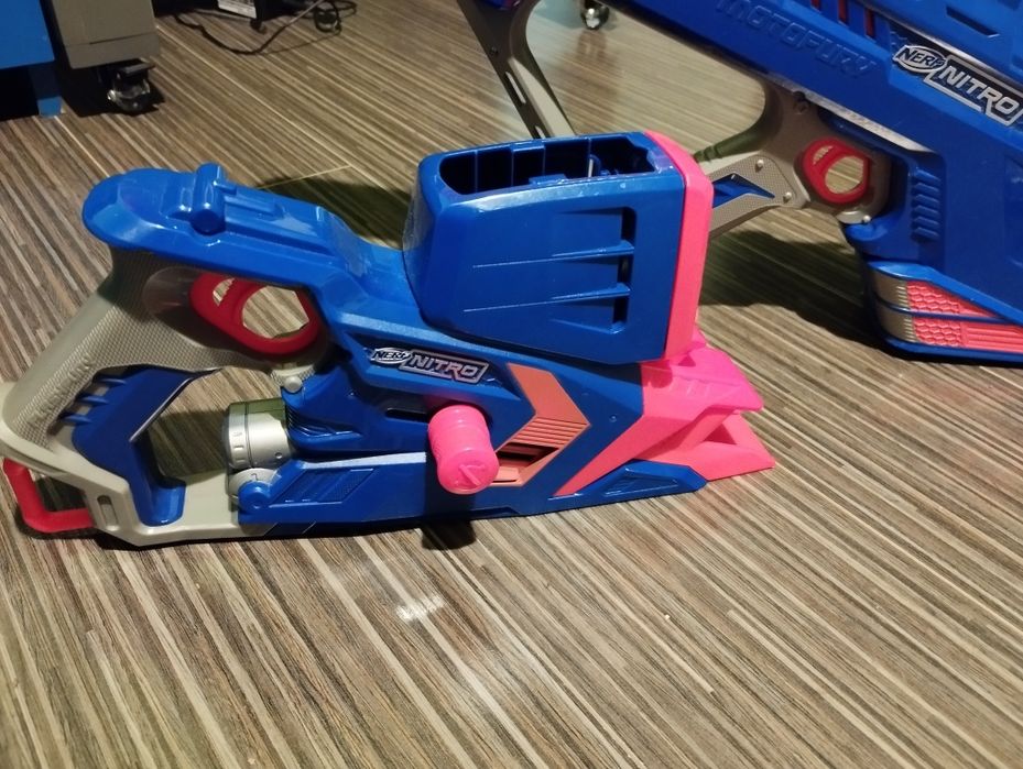 Pușca și lansator Nerf Nitro
