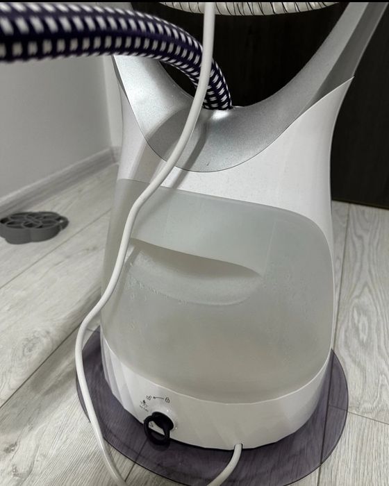 Aparat de calcat vertical Philips Confort Touch