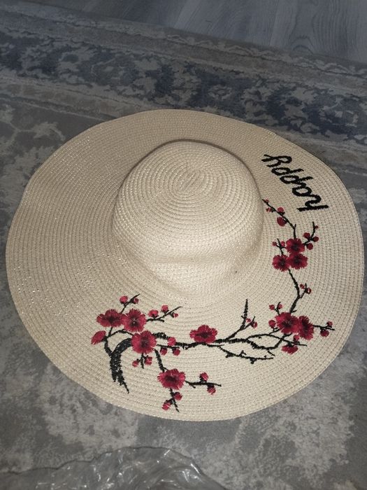 Шляпа почти новая