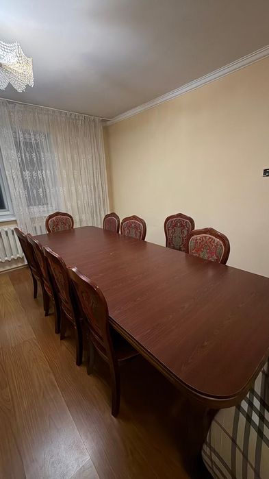 Продам стол со стульями за 30000