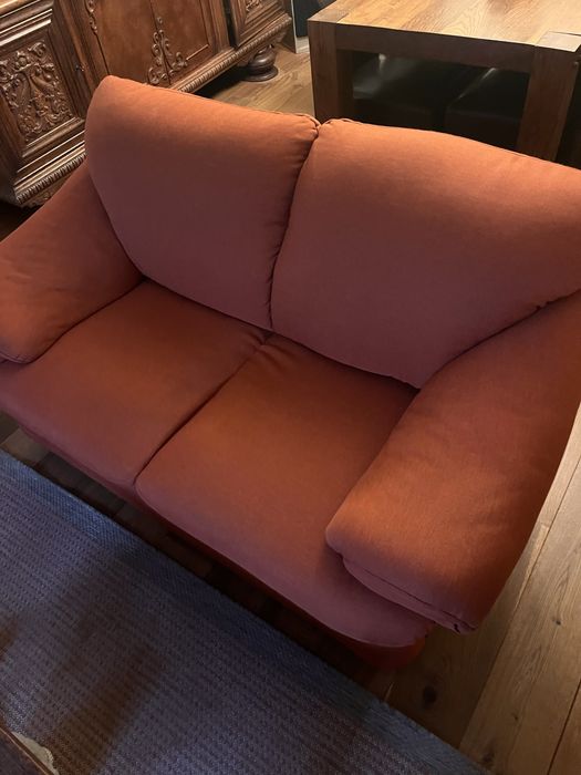 Set din doua canapele si un fotoliu,in stare buna