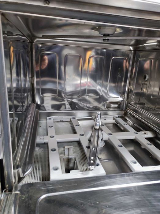 Професионална Съдомиялна Winterhalter GS 215