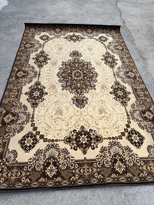 Продам ковры новые