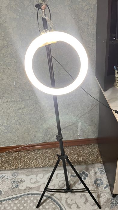 Кольцевая лампаа