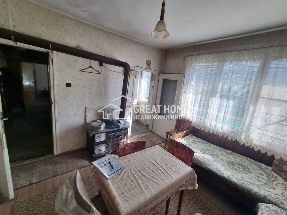 Продава се Четиристаен апартамент в Търговище, Център - 135 кв.м за 643 €/кв.м - Снимка #4