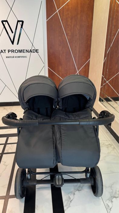 Коляска для двойни