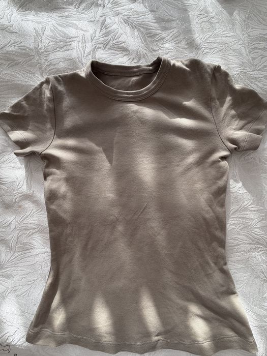 Скимс , нежно зеленая футболка ближе к оверсайс а темно серая скимс