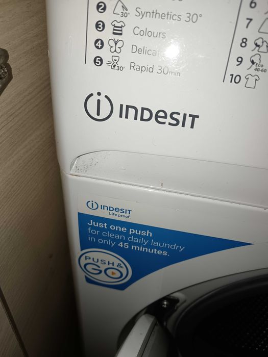 Продавам,Пералня Indesit Slim