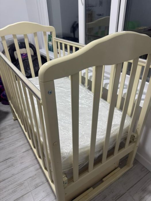 Продается детская уровать б/у