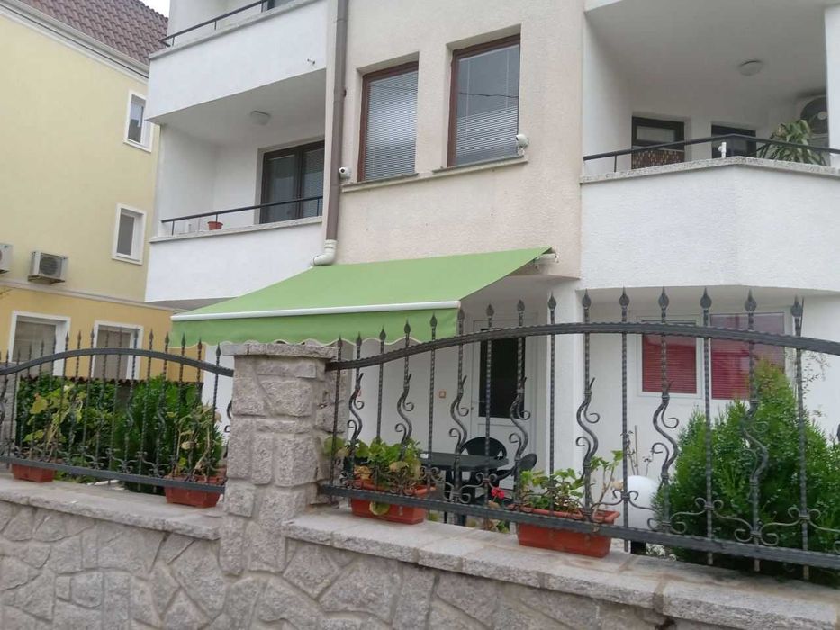 Дава се под наем Къща в Черноморец - 400 кв.м за 450 € - Снимка #2