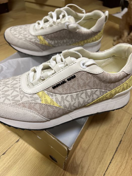 Маратонки Michael Michael Kors и маратонки Tommy Hilfiger