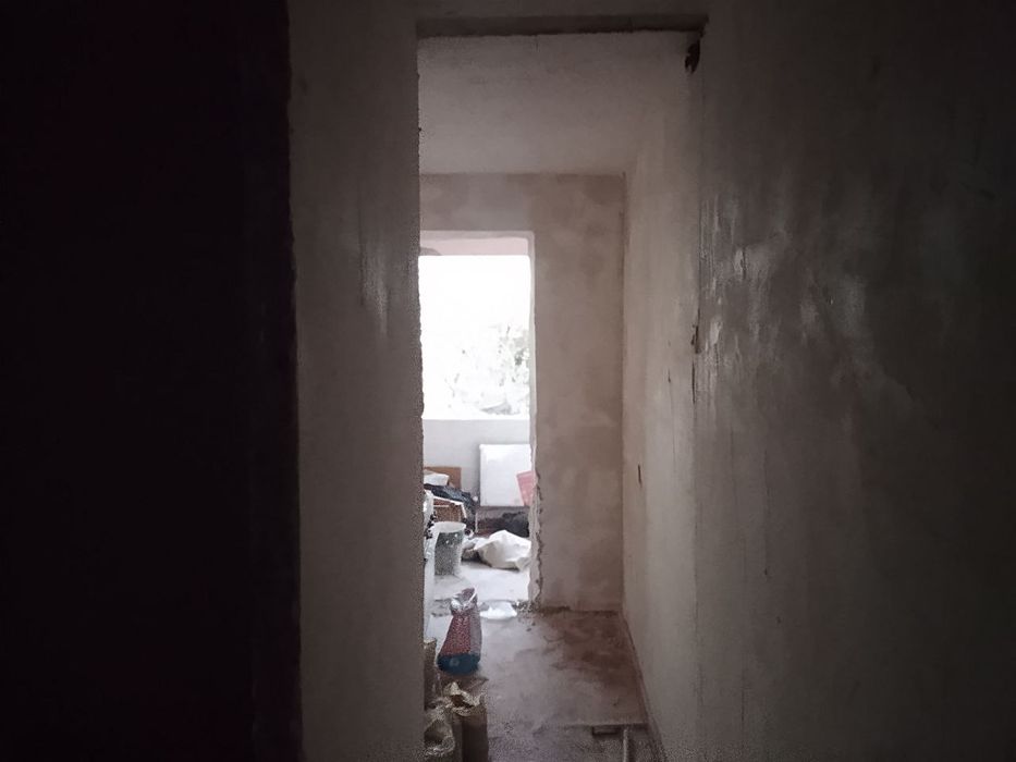 2/4/4 Kvartira 58 kv Chirchiq shaxar Troysikiy 14-maktab oldida