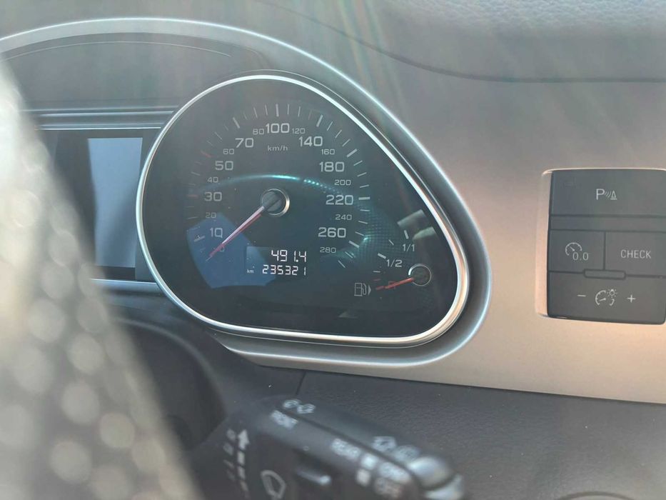 Джип Audi Q7 S line