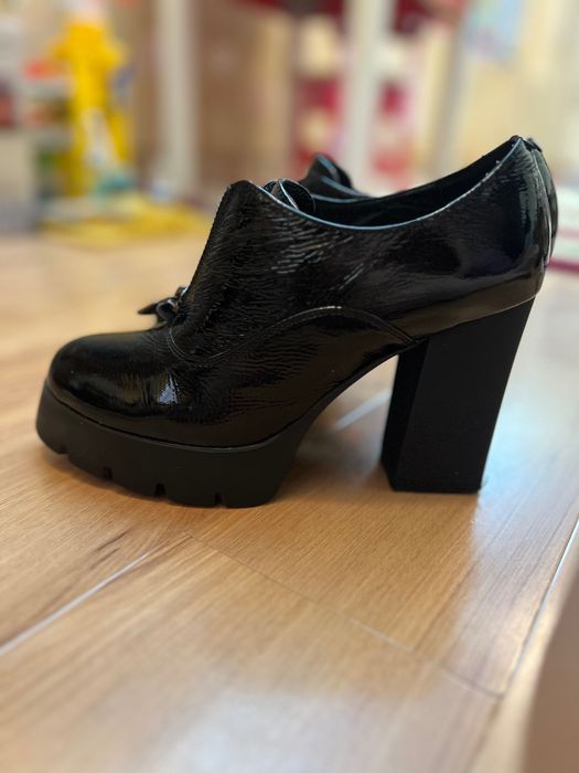 Продается женская обувь