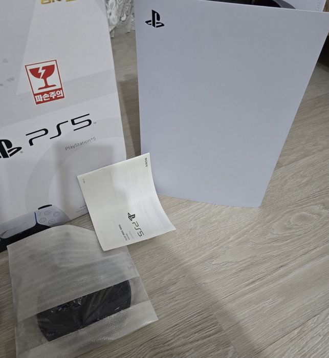 Продам плейстейшин 5 срочно