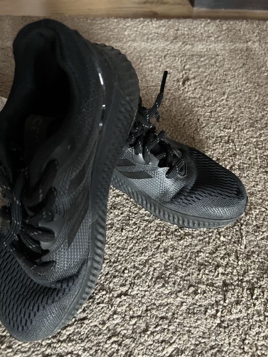 Маратонки Nike и Adidas