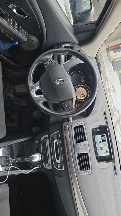 Renault Megane 3 facelift automat, 1.5 diesel, navigație, avariat