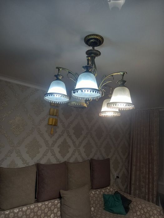 Продам люстру бу