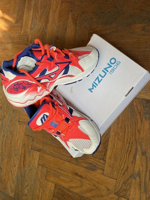 Маратонки MIZUNO