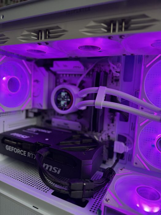 PC Gaming RGB RTX 5070 R7 9800x3d 32gb