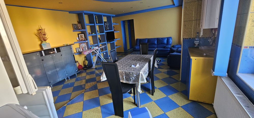 Vând apartament centru