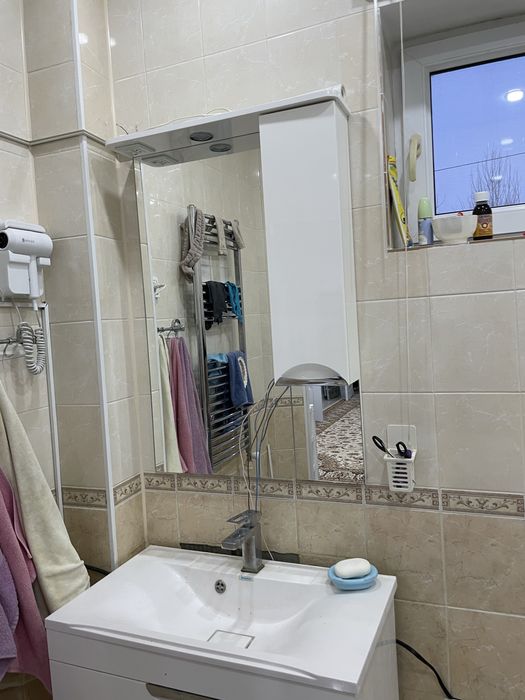 Продам раковина с зеркалом