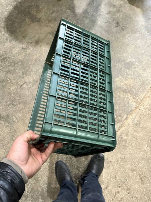 yashiklar bor harxil razmerda