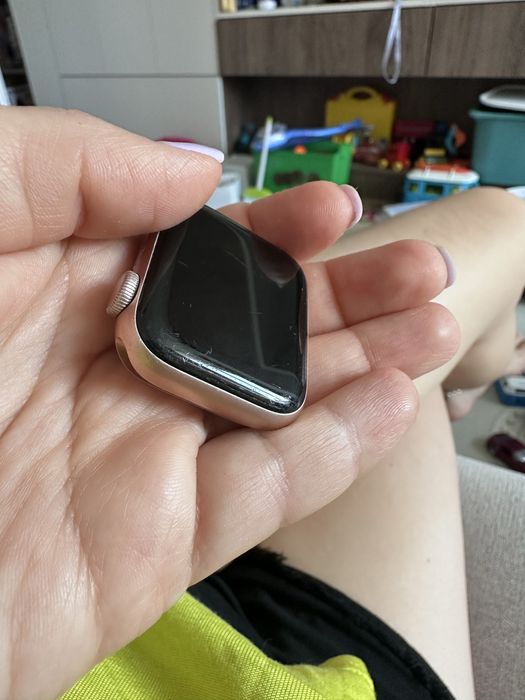 Смарт часовник Apple watch SE