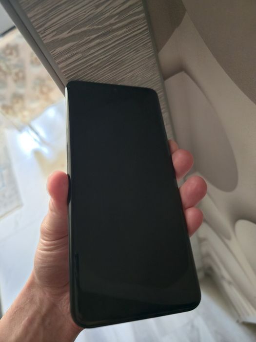 Honor 90 в хорошем состоянии