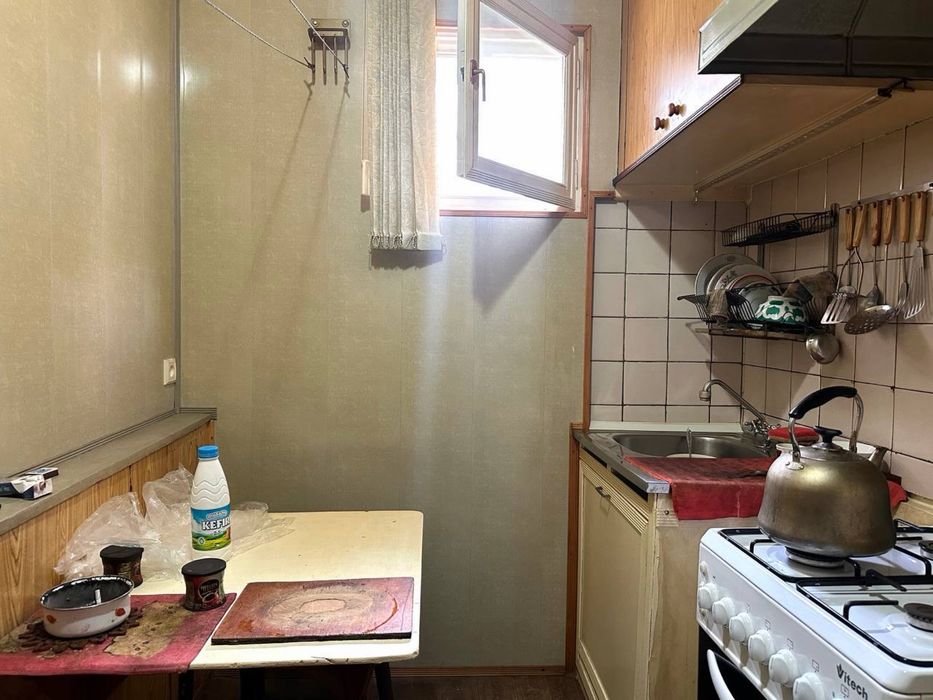 Авиасозар-1.Кадышева.Две в три комнаты.Ипотеки нет.