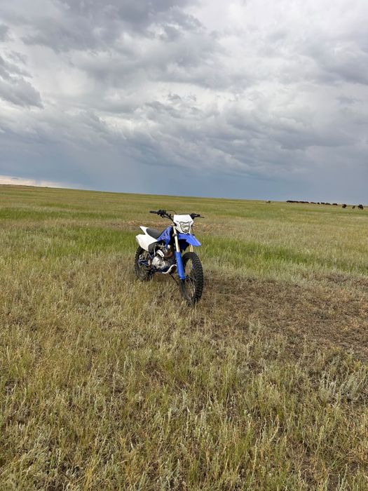 Продам мотоцикл эндуро 250