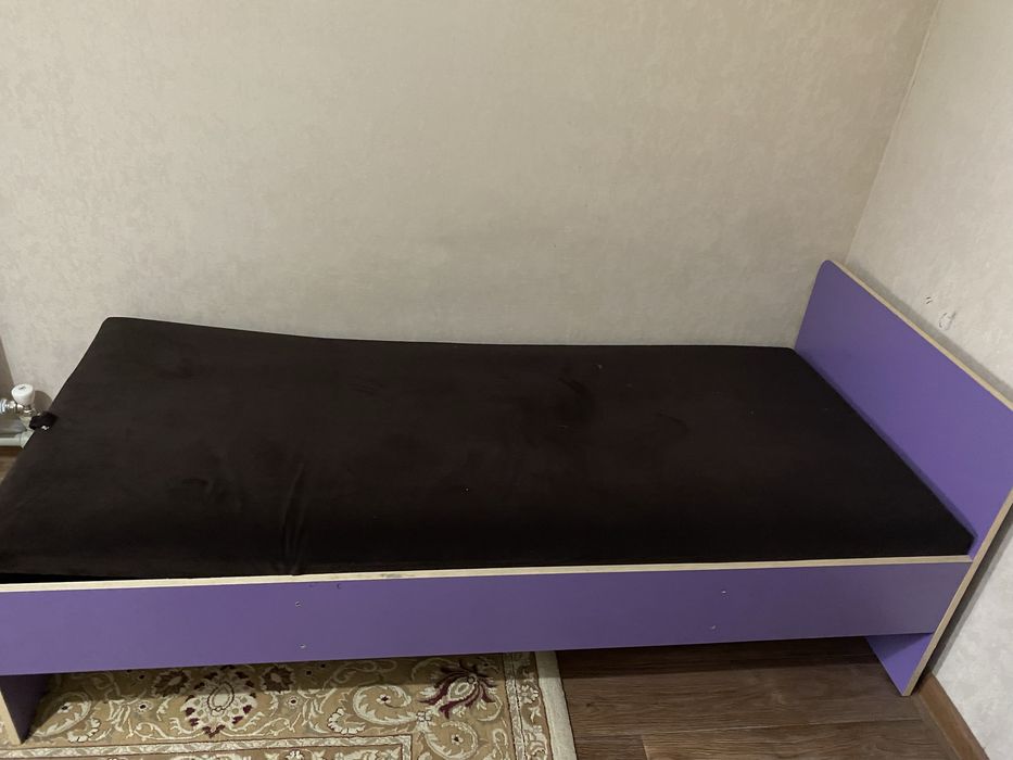 кровать