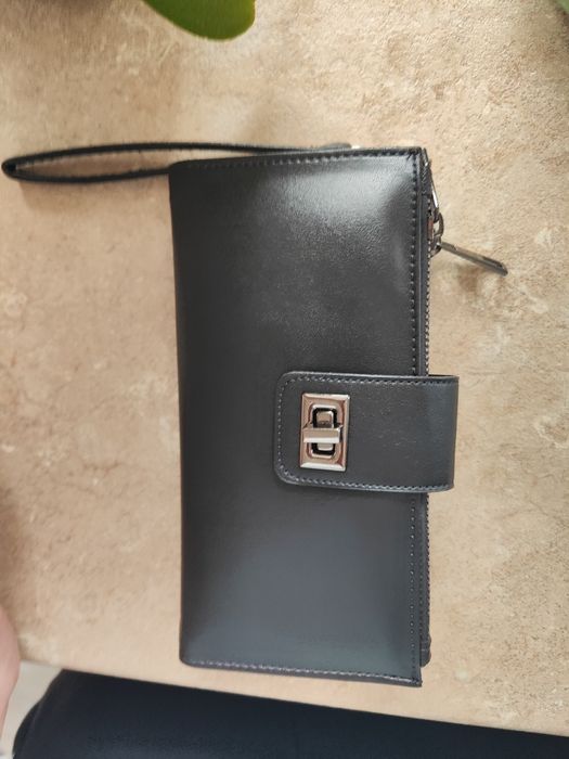 Дамско портмоне с 2 ципа