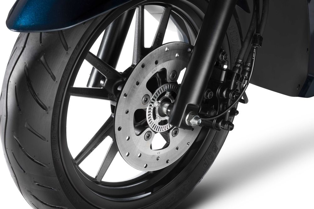 Scuter Kymco SKYTOWN 125i la pret promotional!