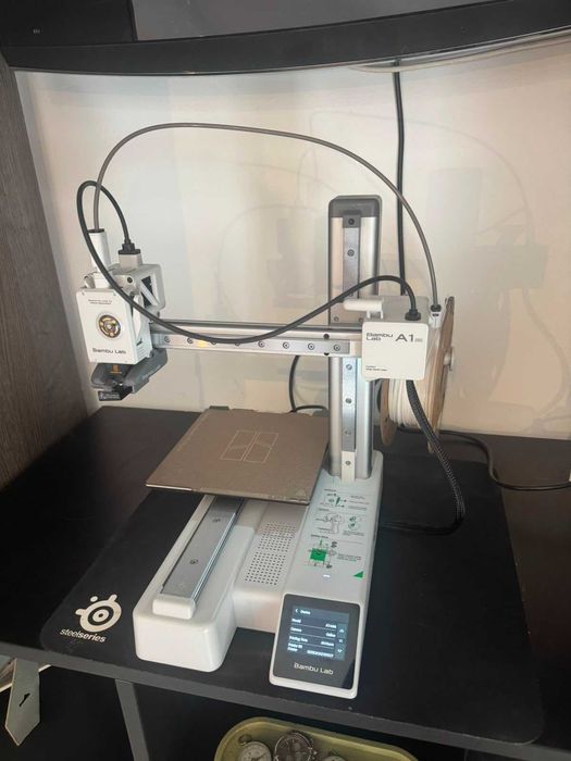 Imprimanta 3D - BambuLab A1 Mini - ca nou | Doar 64h utilizare