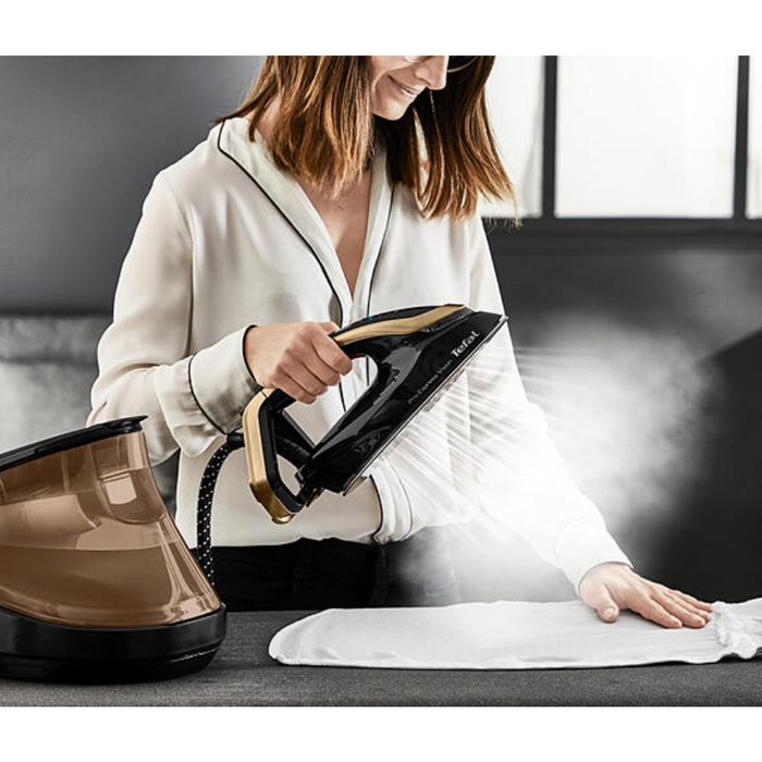 Парогенератор с умной подсветкой Tefal Pro Express Vision GV9820E0