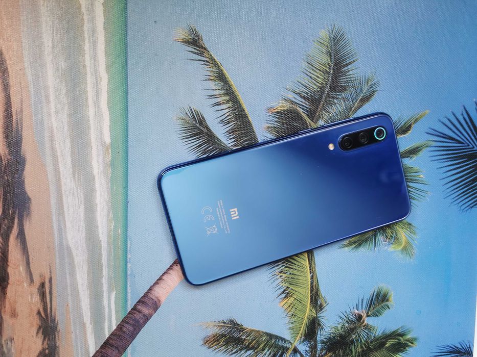 Xiaomi MI 9 SE 6GB - 64GB