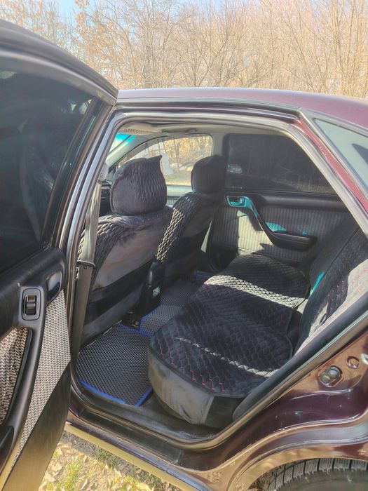 Продам машину Карина Е