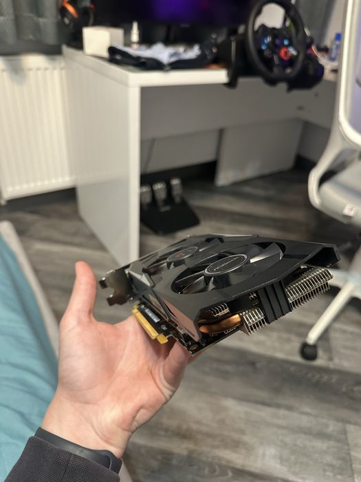 Se vinde placa video Radeon RX 580 8Gb vram OC noua