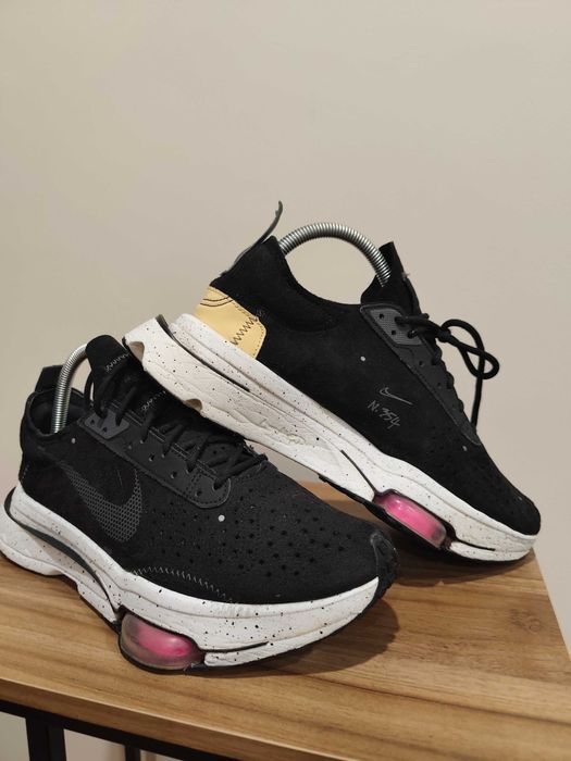 Маратонки  на Nike