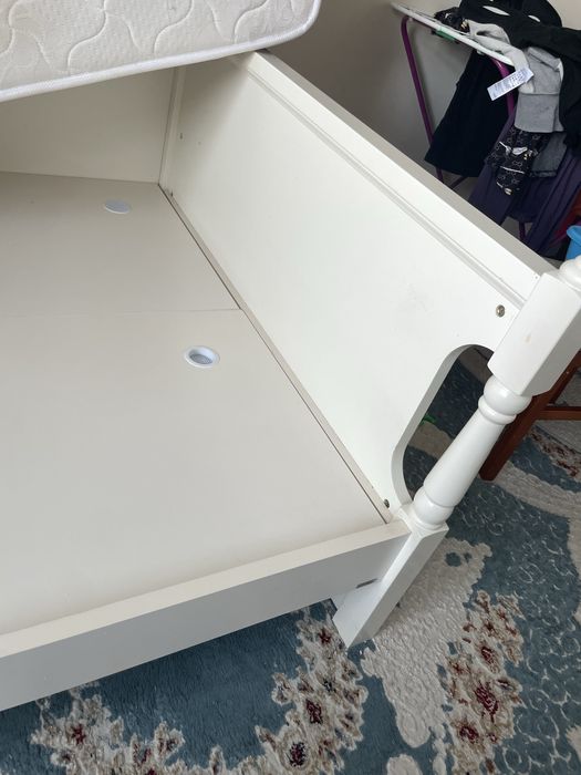 Кровать полуторная