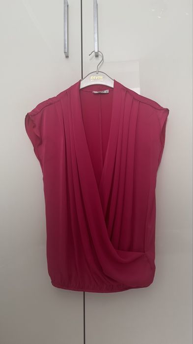 Продам блузку насыщенно розового цвета