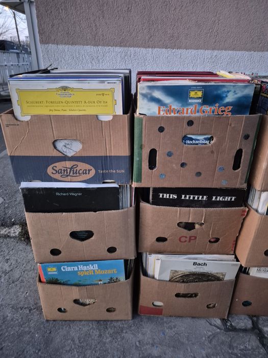 Vând 100 Discuri Vinil muzica clasca mixta pentru pick Artiști celebri