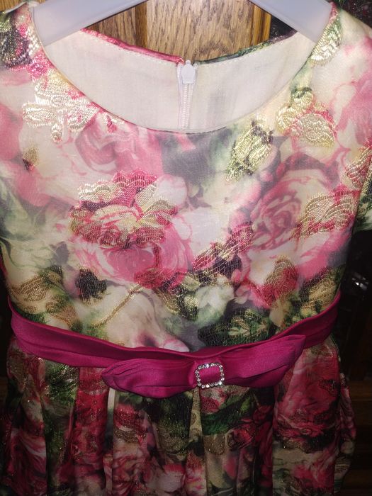 Vând rochie elegantă și rochie Zara 3-4 ani