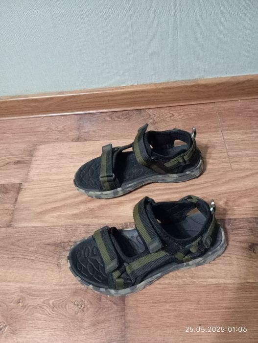 Сандалии на мальчика