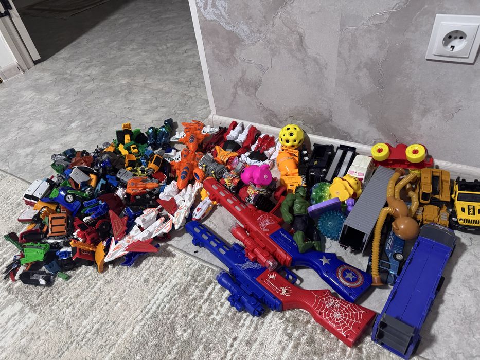 Игрушки разные б/у